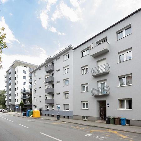 Апартаменты Bright And Modern Studio Near City Center Загреб Экстерьер фото